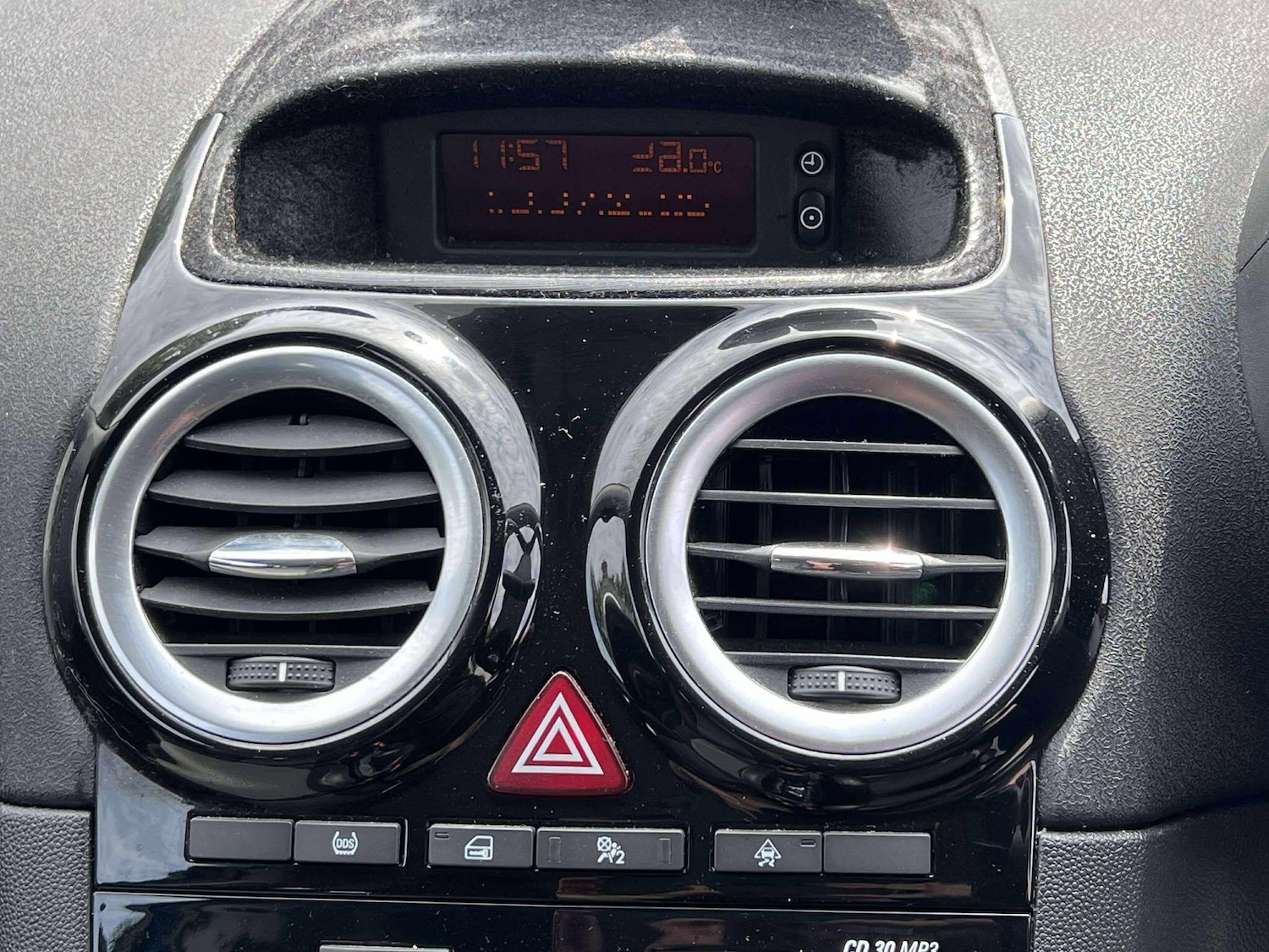 Used Vauxhall Corsa 2013 for sale - 75977578: Photo 53