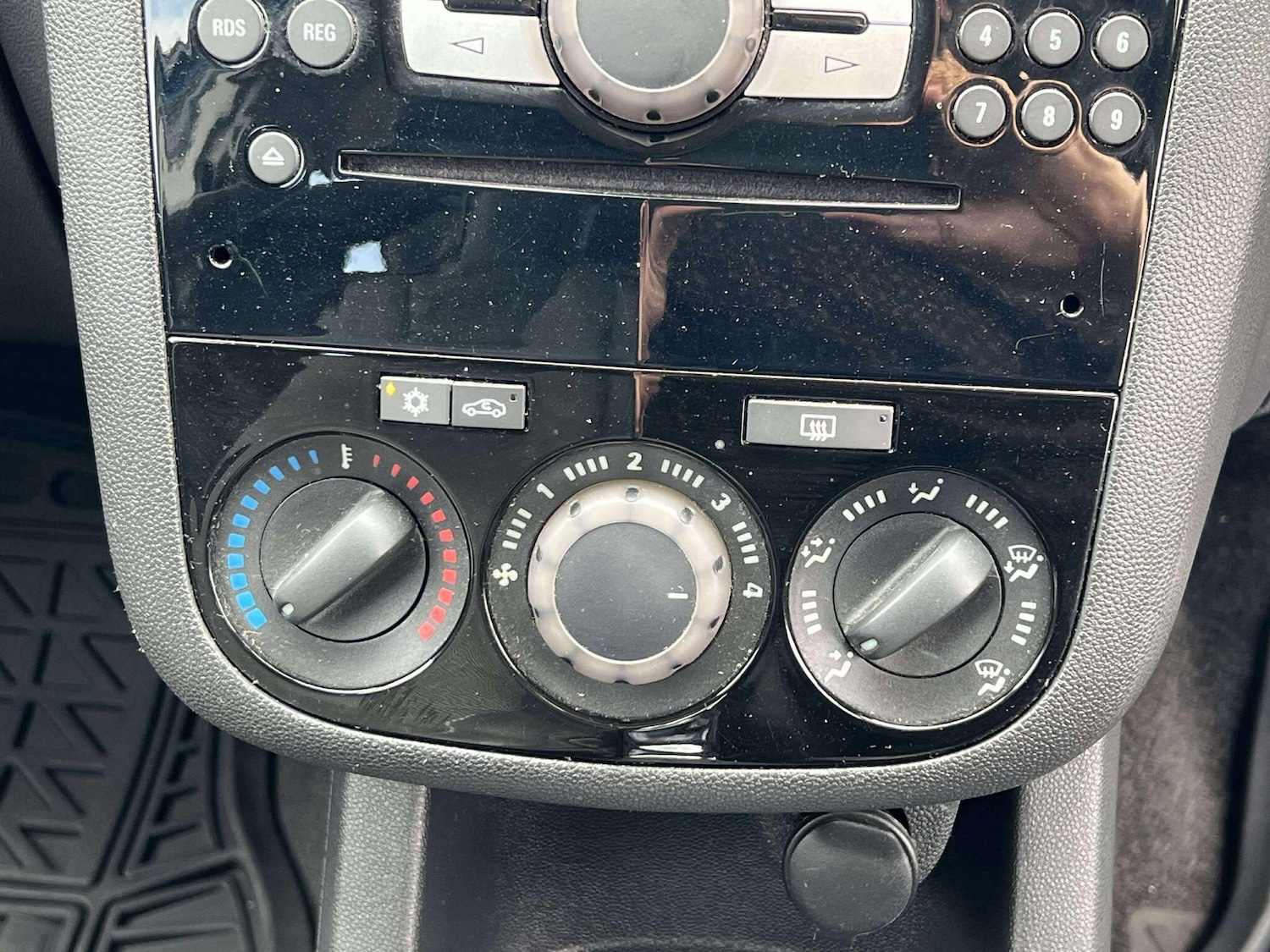 Used Vauxhall Corsa 2013 for sale - 75977578: Photo 54