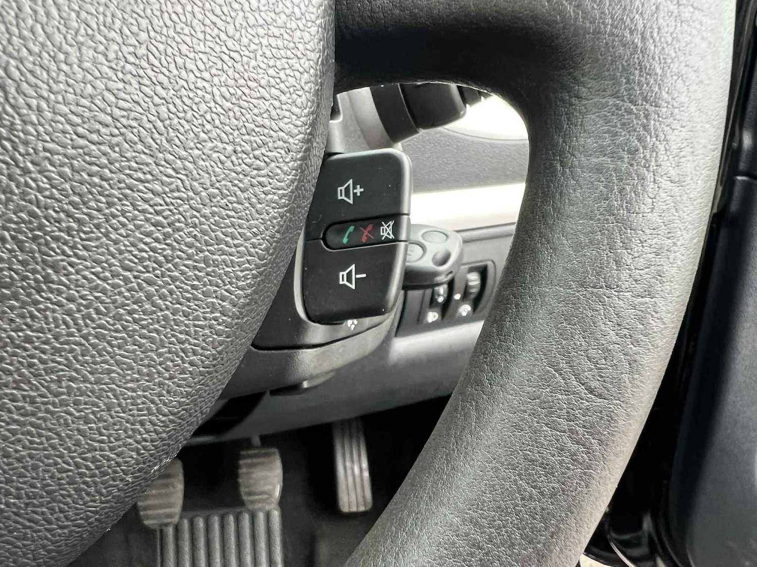 Used Renault Clio 2012 for sale - 76992447: Photo 24