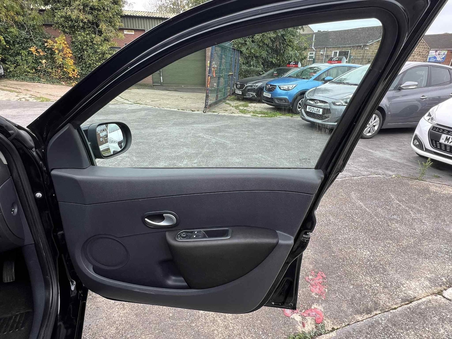 Used Renault Clio 2012 for sale - 76992447: Photo 28