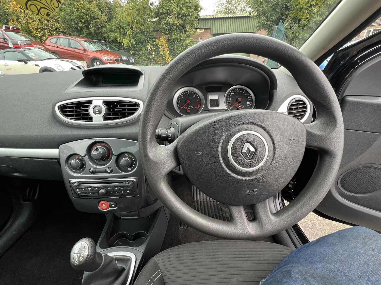 Used Renault Clio 2012 for sale - 76992447: Photo 40