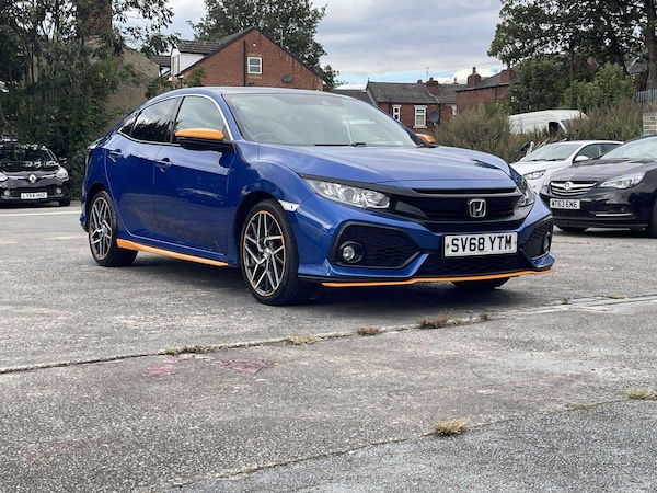 Used Honda Civic 2018 for sale - 76060670: Photo 1