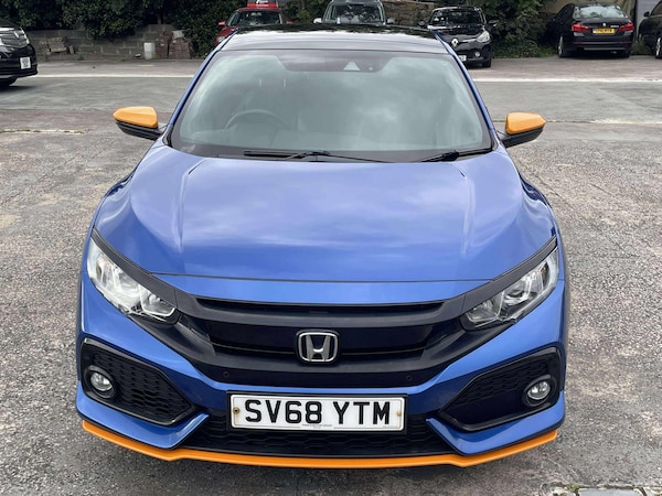 Used Honda Civic 2018 for sale - 76060670: Photo 2