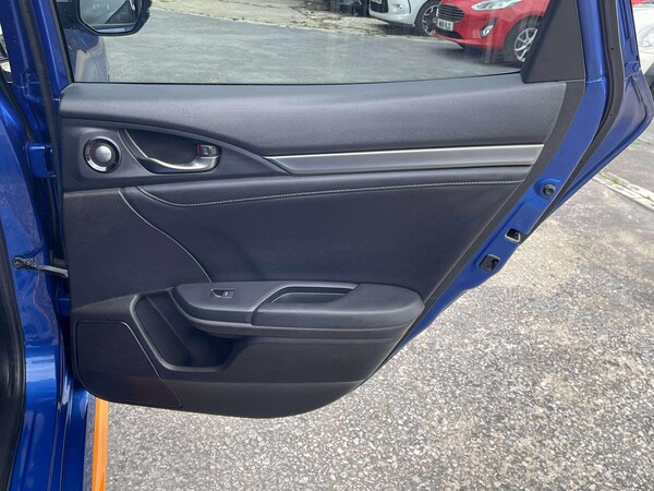 Used Honda Civic 2018 for sale - 76060670: Photo 43