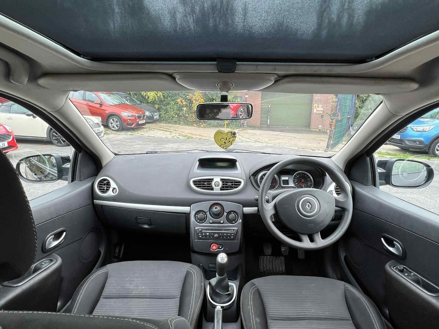 Used Renault Clio 2012 for sale - 76472551: Photo 14