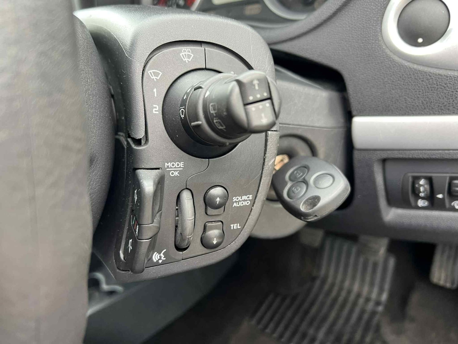 Used Renault Clio 2012 for sale - 76472551: Photo 22