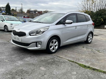 Used Kia Carens 2016 for sale - 79514849: Photo