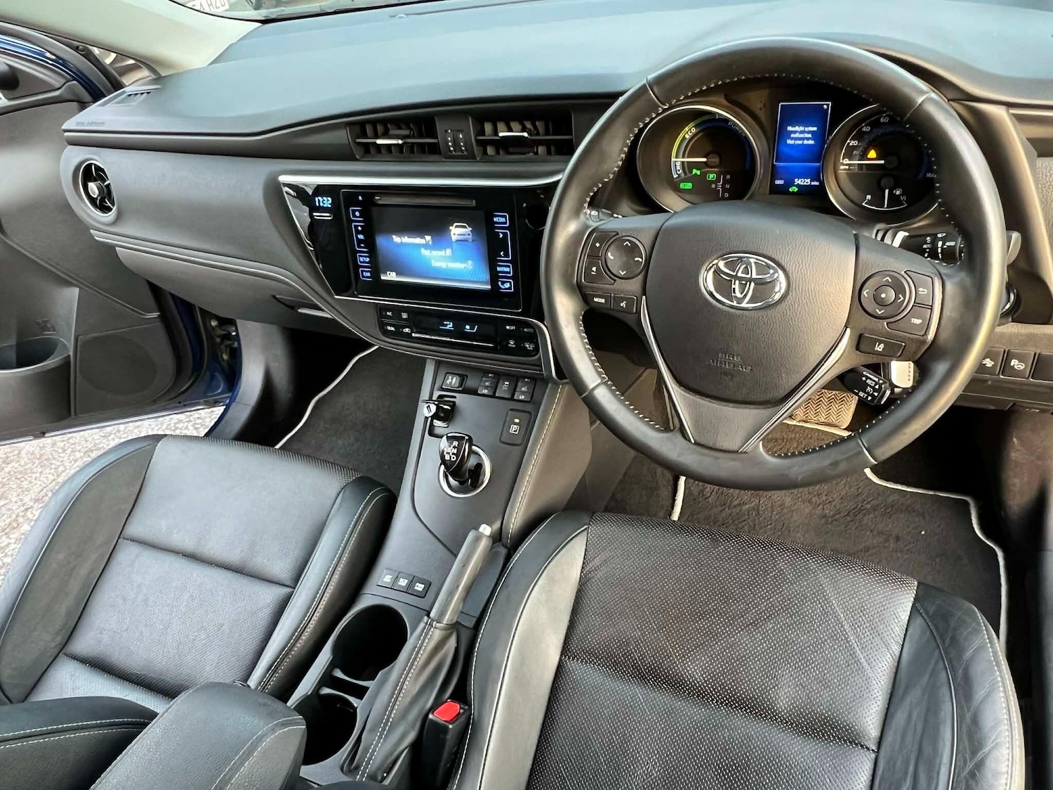 Used Toyota Auris 2018 for sale - 77977982: Photo 37