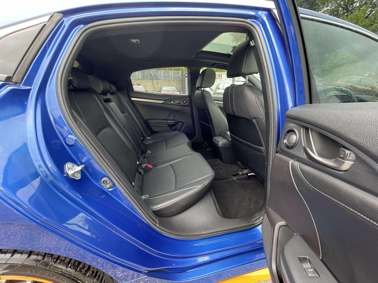 Used Honda Civic 2018 for sale - 76991062: Photo 47