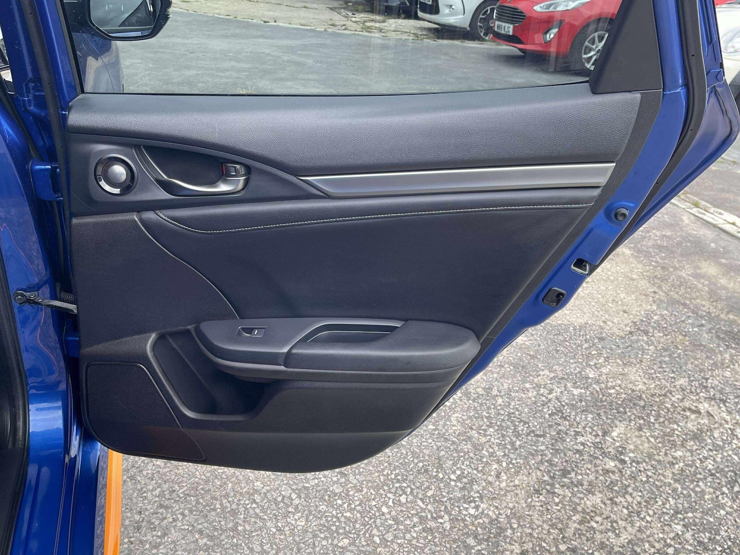 Used Honda Civic 2018 for sale - 76991062: Photo 54