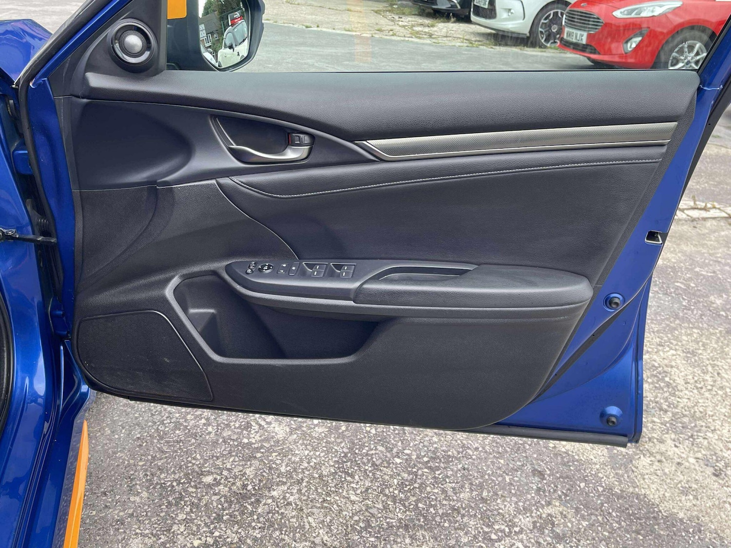 Used Honda Civic 2018 for sale - 76991062: Photo 55