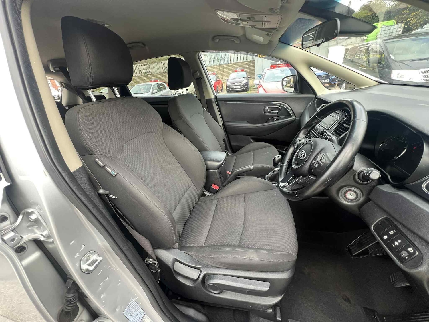 Used Kia Carens 2016 for sale - 76658611: Photo 25