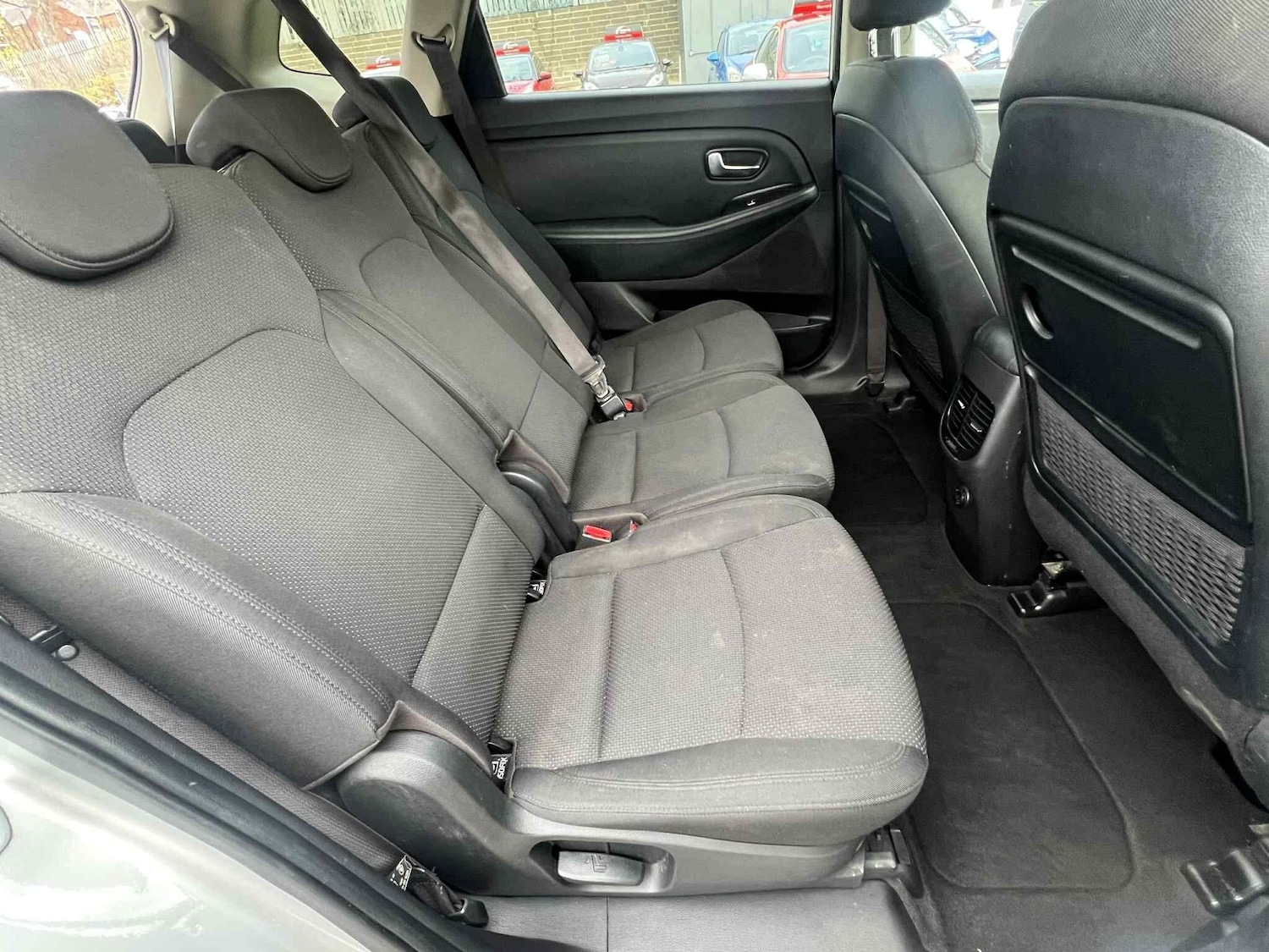 Used Kia Carens 2016 for sale - 76658611: Photo 31