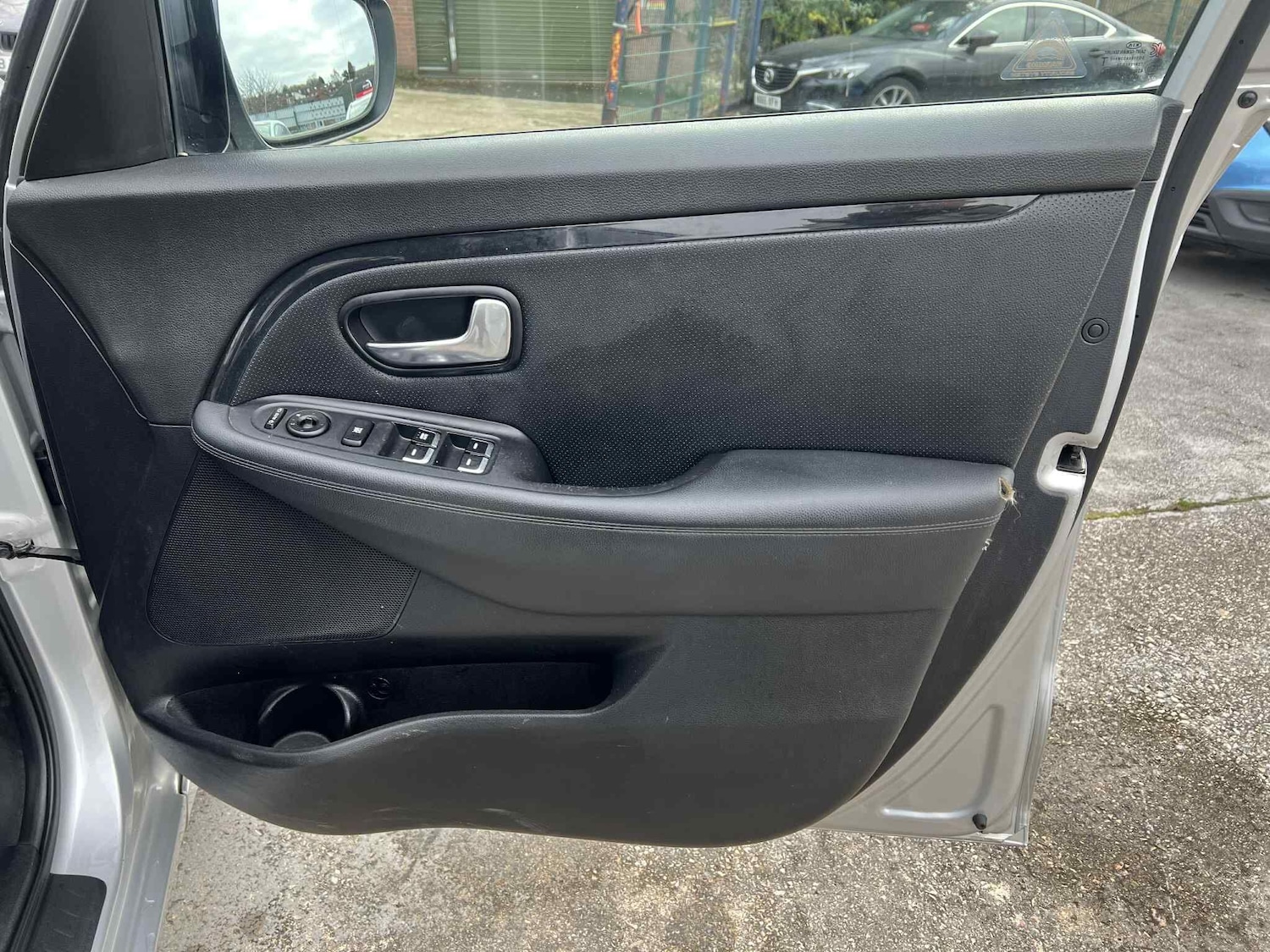 Used Kia Carens 2016 for sale - 76658611: Photo 36