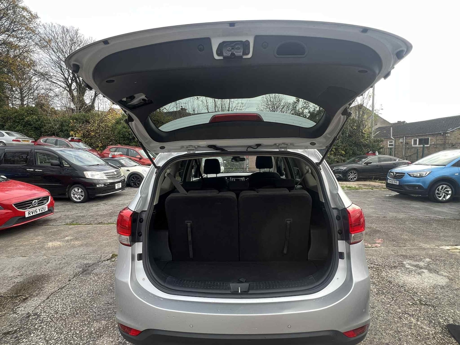 Used Kia Carens 2016 for sale - 76658611: Photo 46