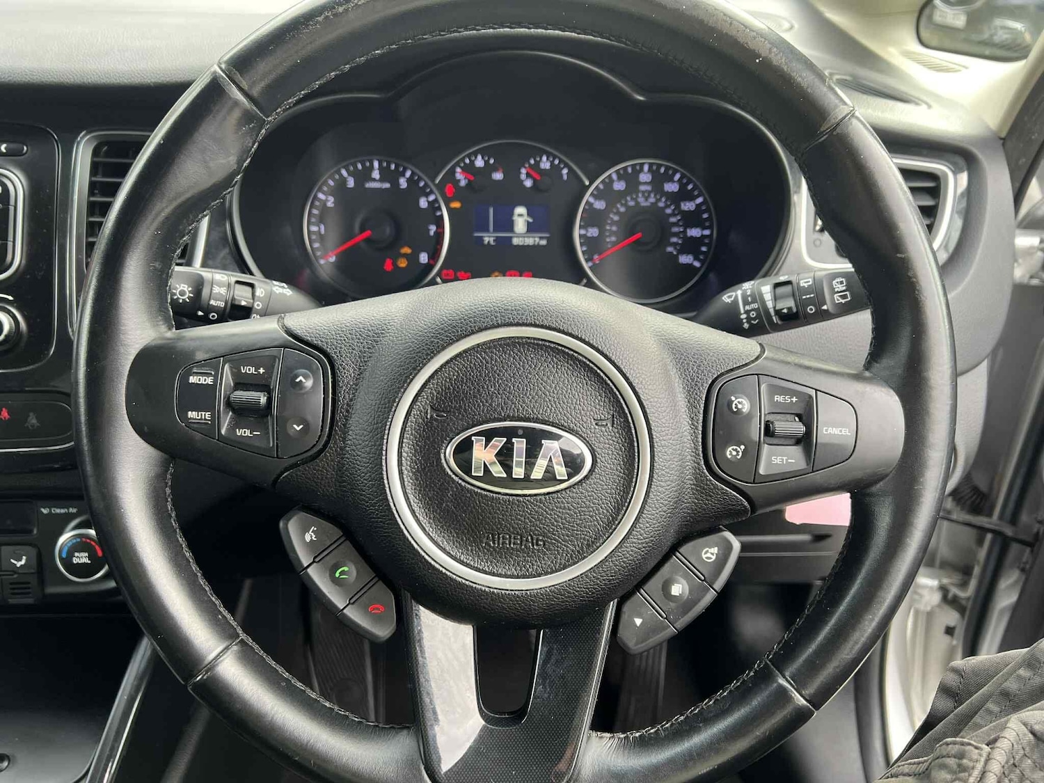 Used Kia Carens 2016 for sale - 76658611: Photo 47