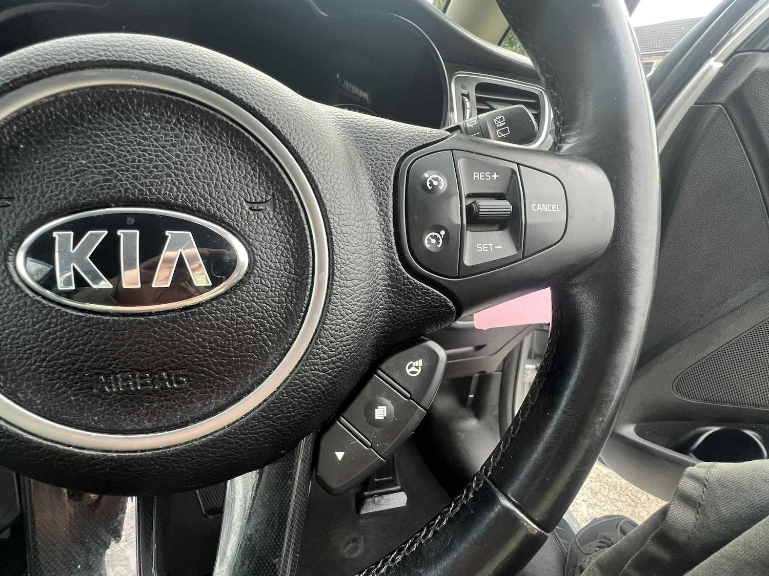 Used Kia Carens 2016 for sale - 76658611: Photo 48