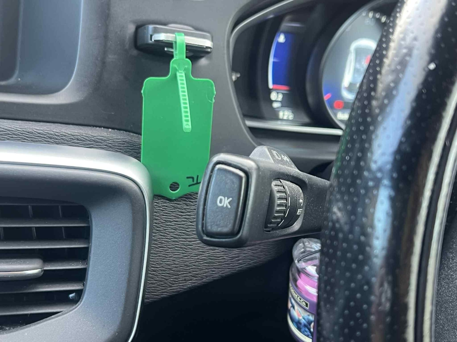 Used Volvo V40 for sale - 77824106: Photo 29