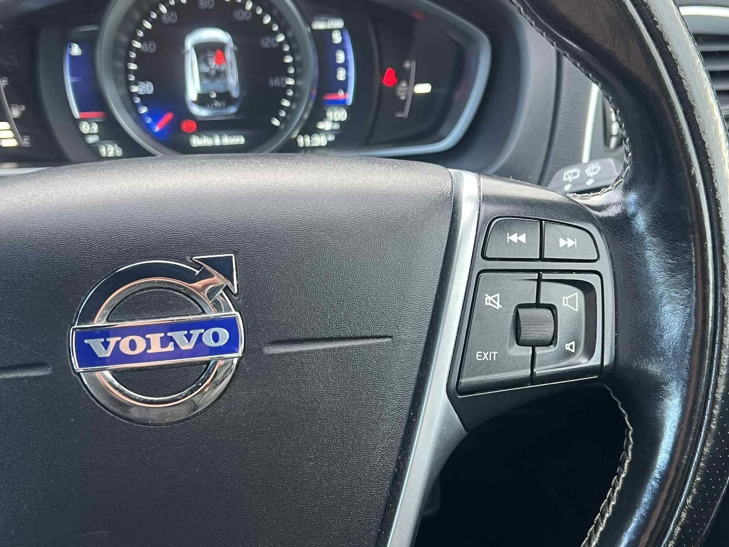 Used Volvo V40 for sale - 77824106: Photo 33