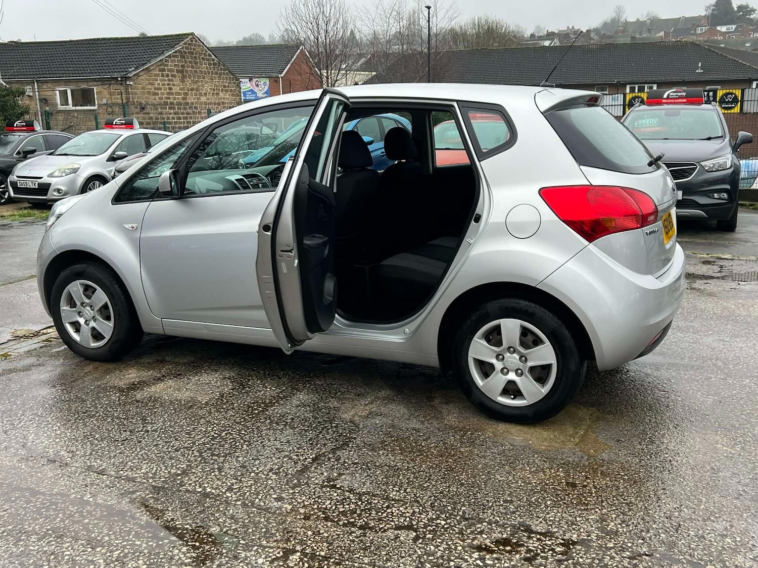 Used Kia Venga 2013 for sale - 77597652: Photo 12