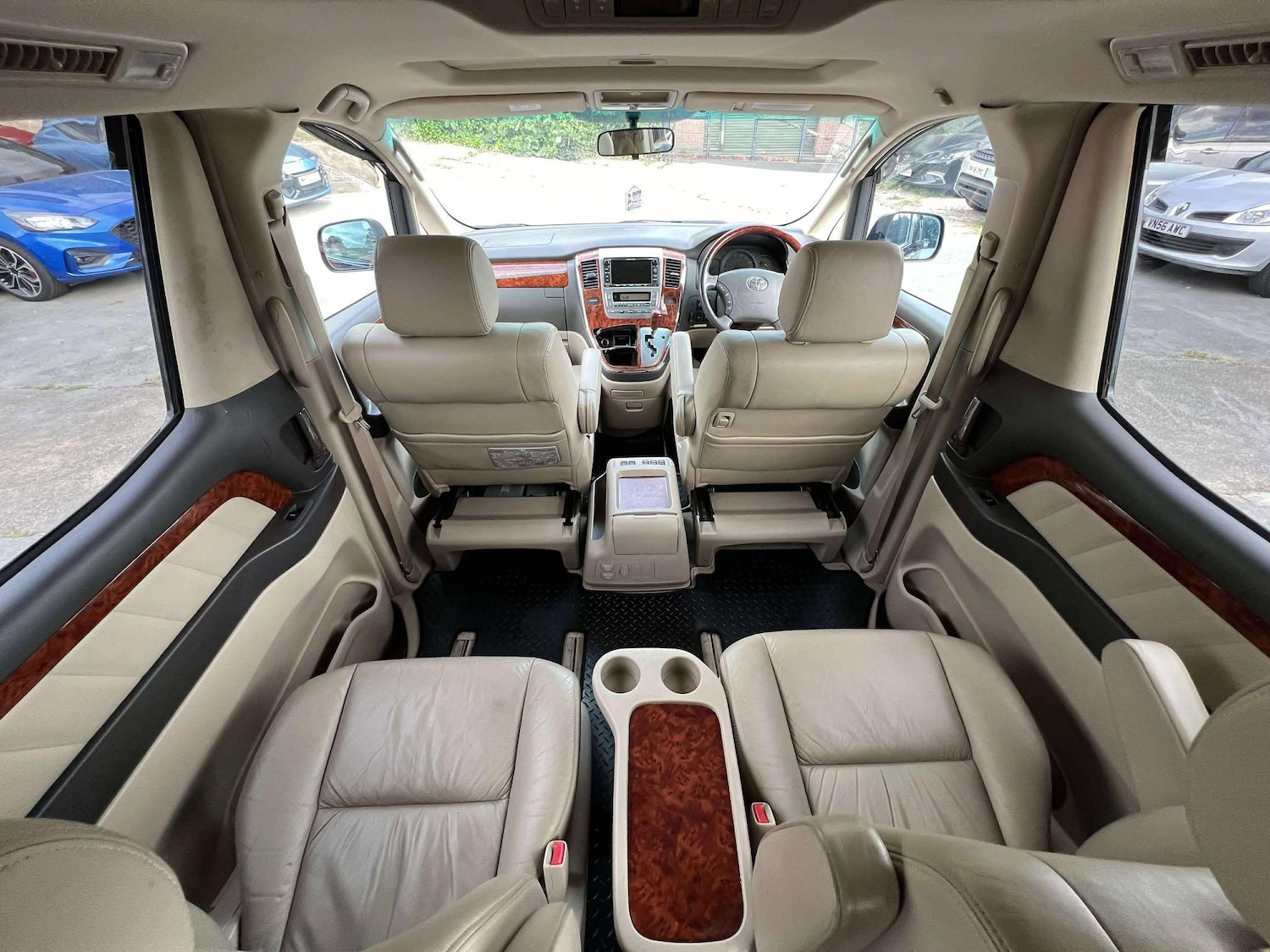 Used Toyota Alphard 2020 for sale - 75990469: Photo 37