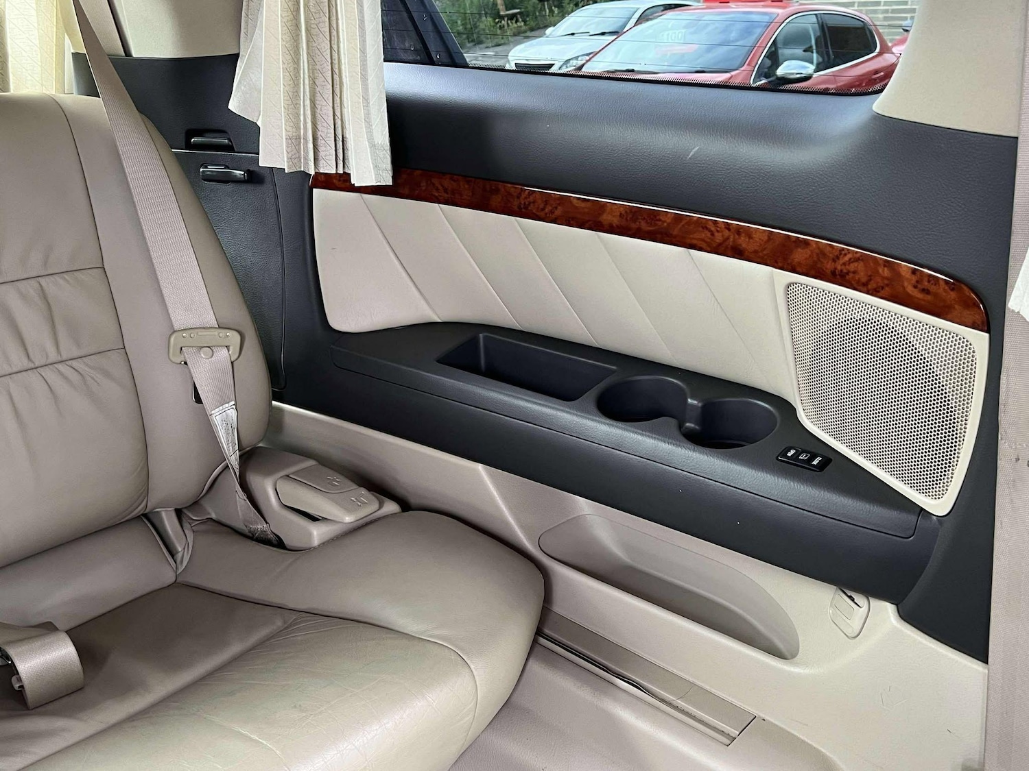 Used Toyota Alphard 2020 for sale - 75990469: Photo 38