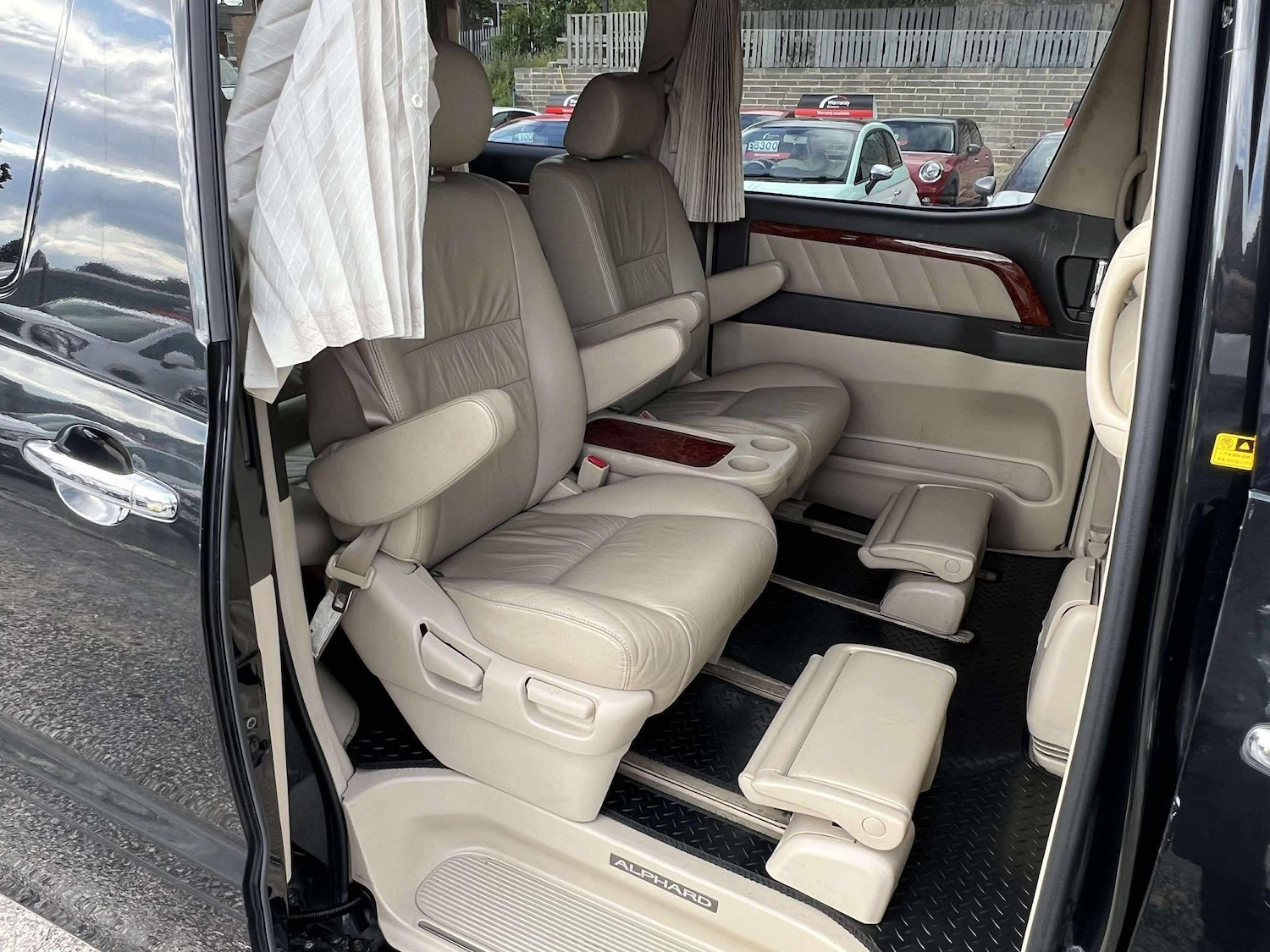 Used Toyota Alphard 2020 for sale - 75990469: Photo 42
