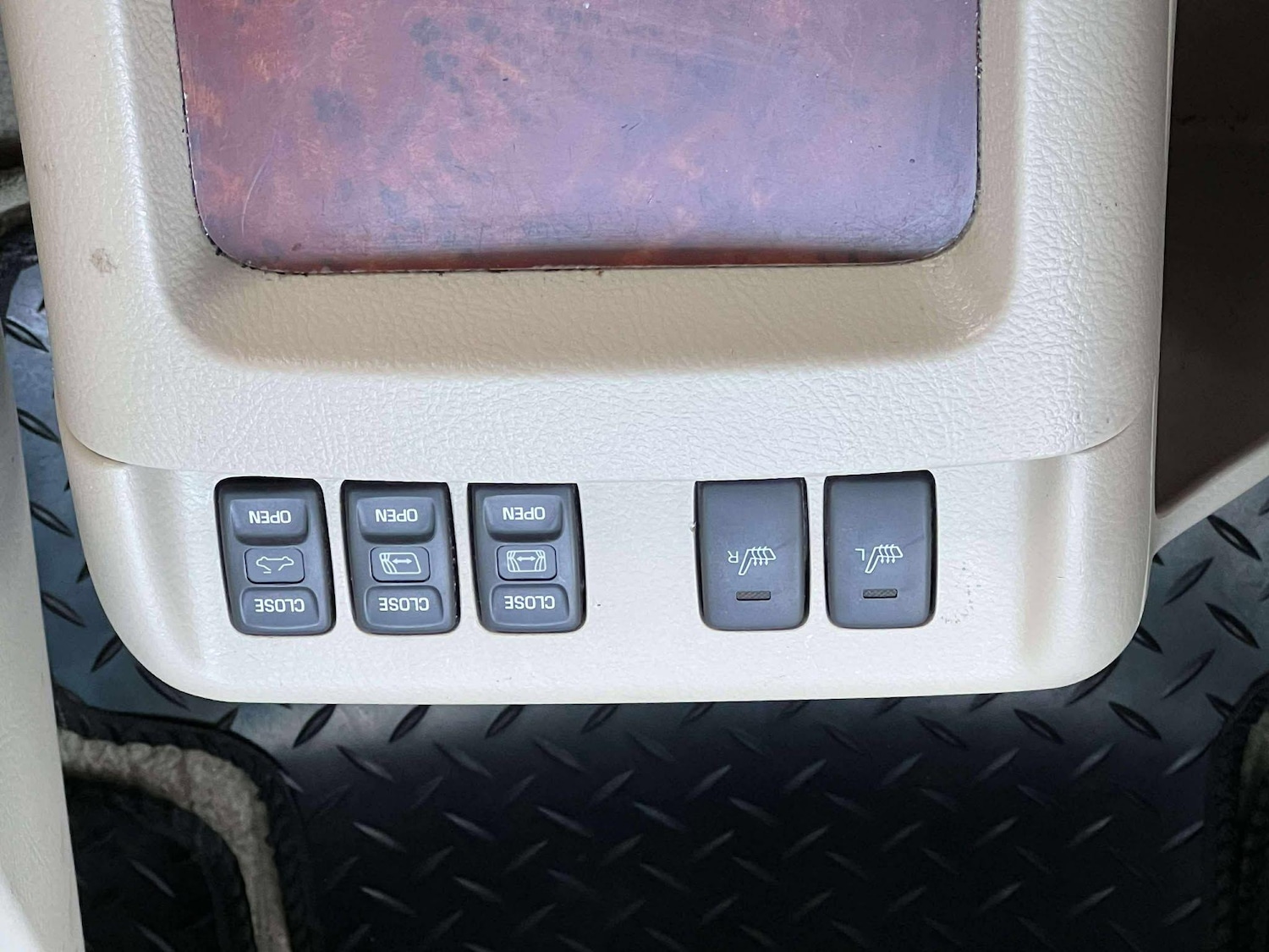 Used Toyota Alphard 2020 for sale - 75990469: Photo 44