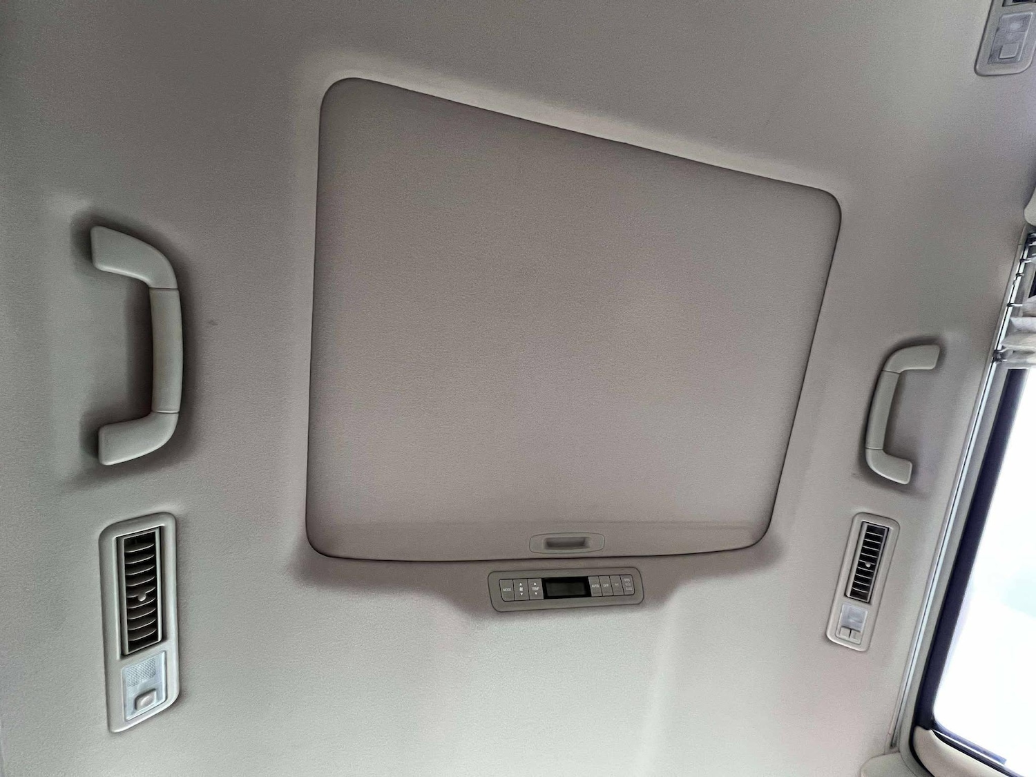 Used Toyota Alphard 2020 for sale - 75990469: Photo 49