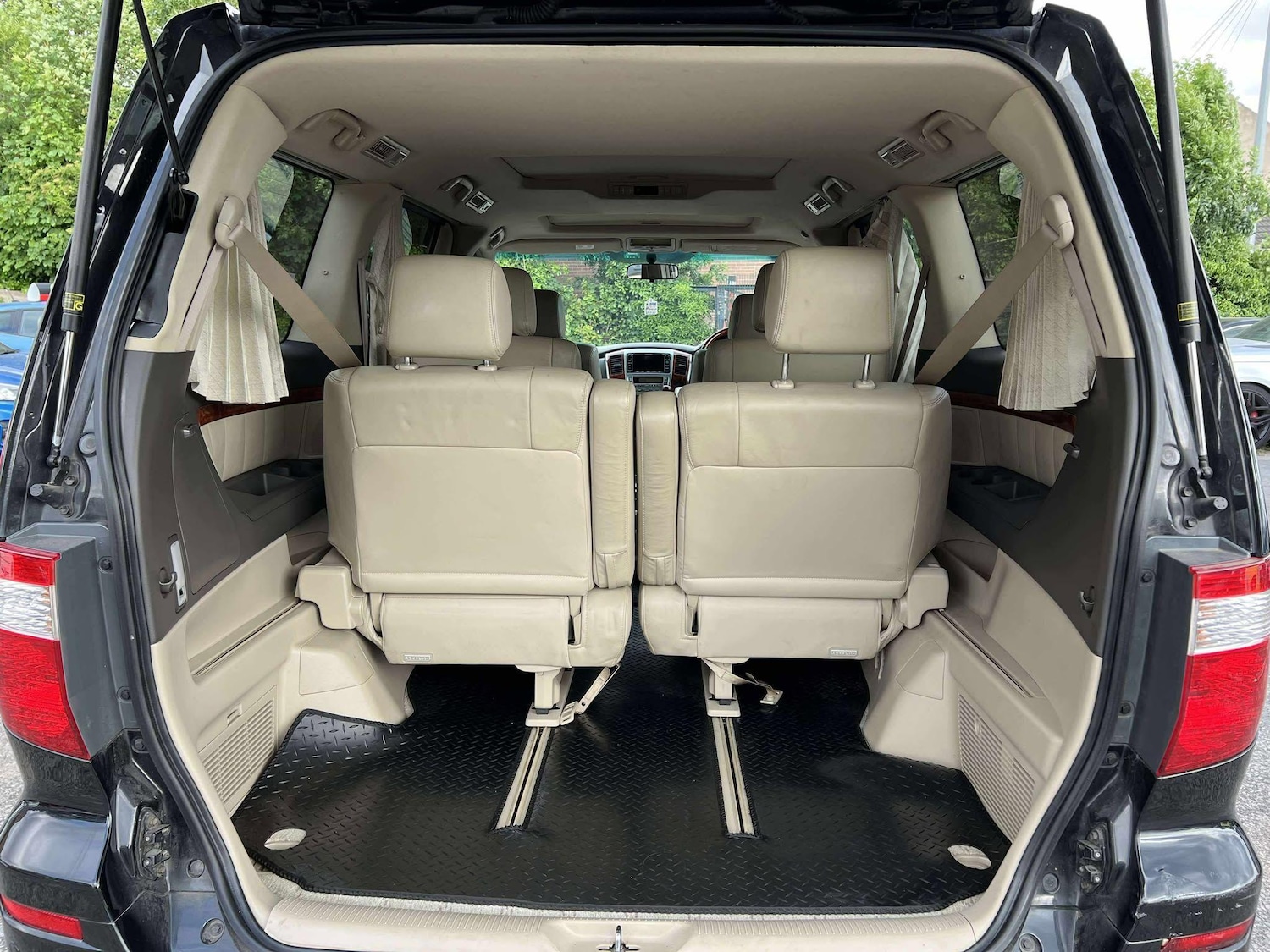 Used Toyota Alphard 2020 for sale - 75990469: Photo 67