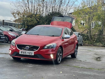 Used Volvo V40 2015 for sale - 79525389: Photo
