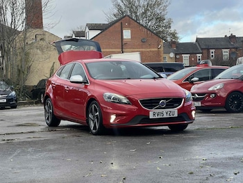 Used Volvo V40 2015 for sale - 79525389: Photo