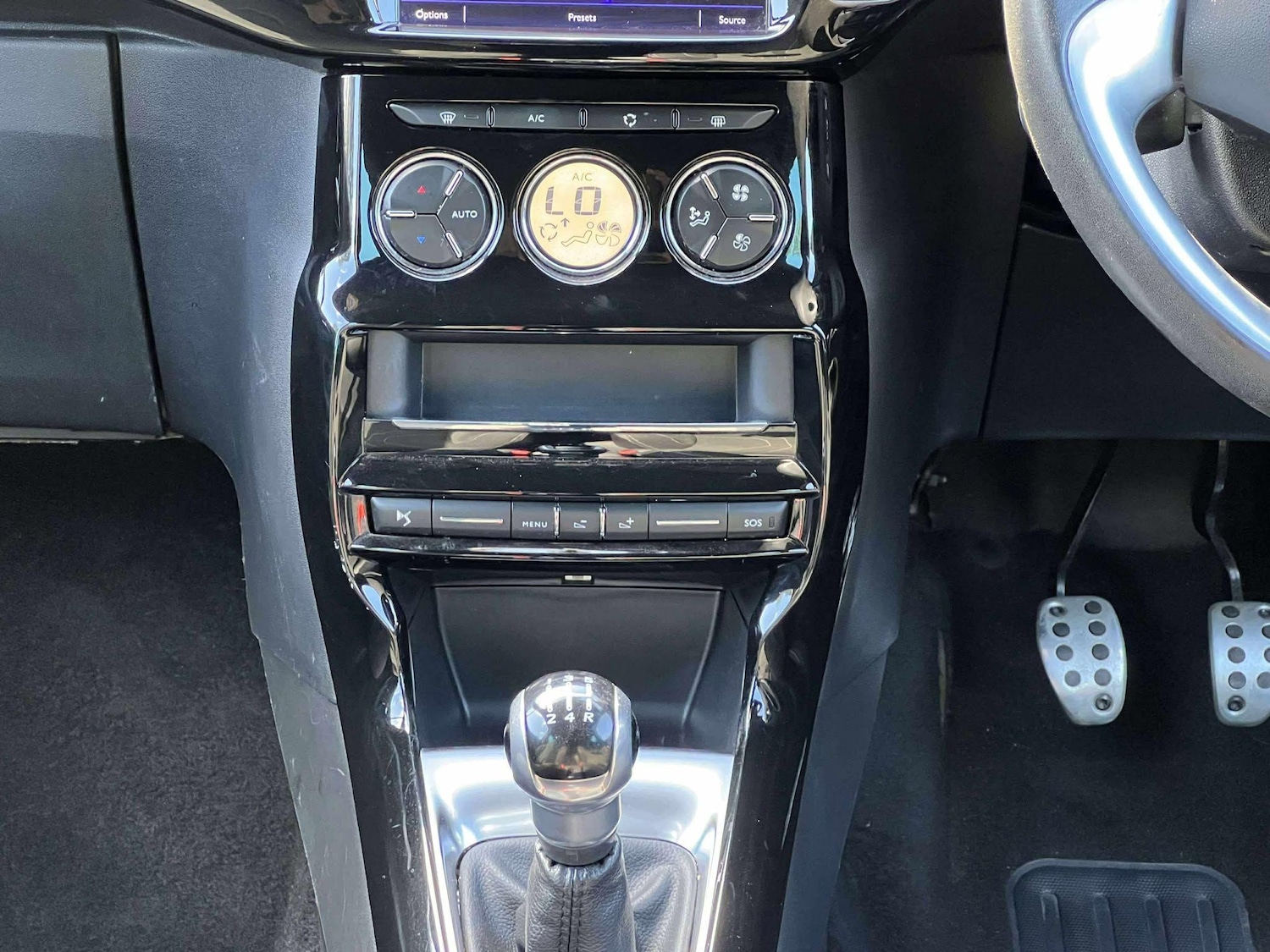 Used DS Automobiles DS 3 Cabrio 2016 for sale - 75977489: Photo 35