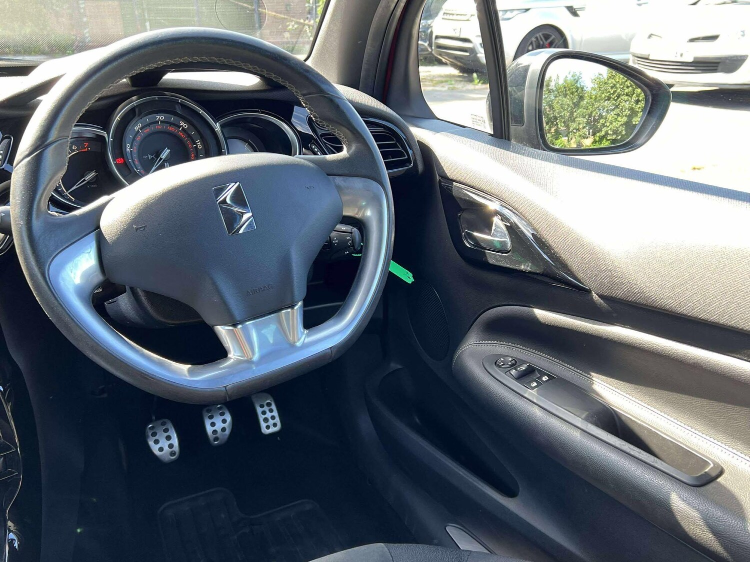 Used DS Automobiles DS 3 Cabrio 2016 for sale - 75977489: Photo 67