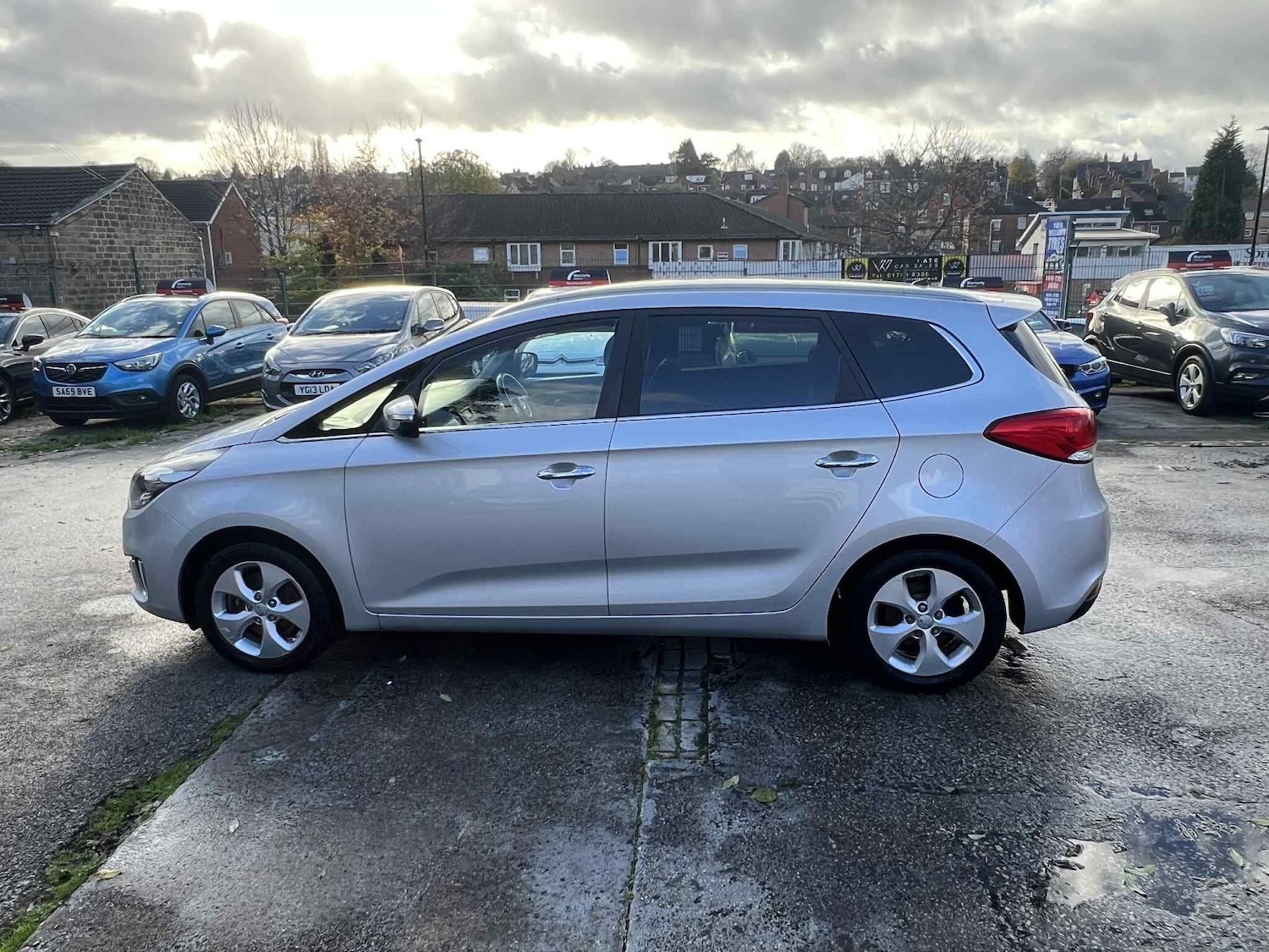 Used Kia Carens 2016 for sale - 76997045: Photo 12