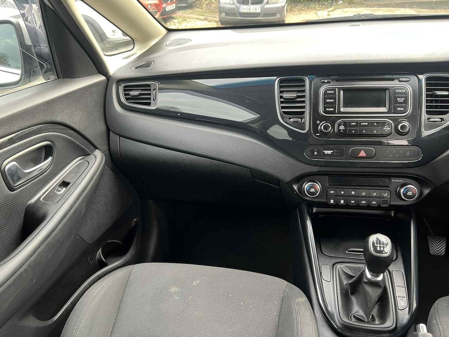 Used Kia Carens 2016 for sale - 76997045: Photo 24