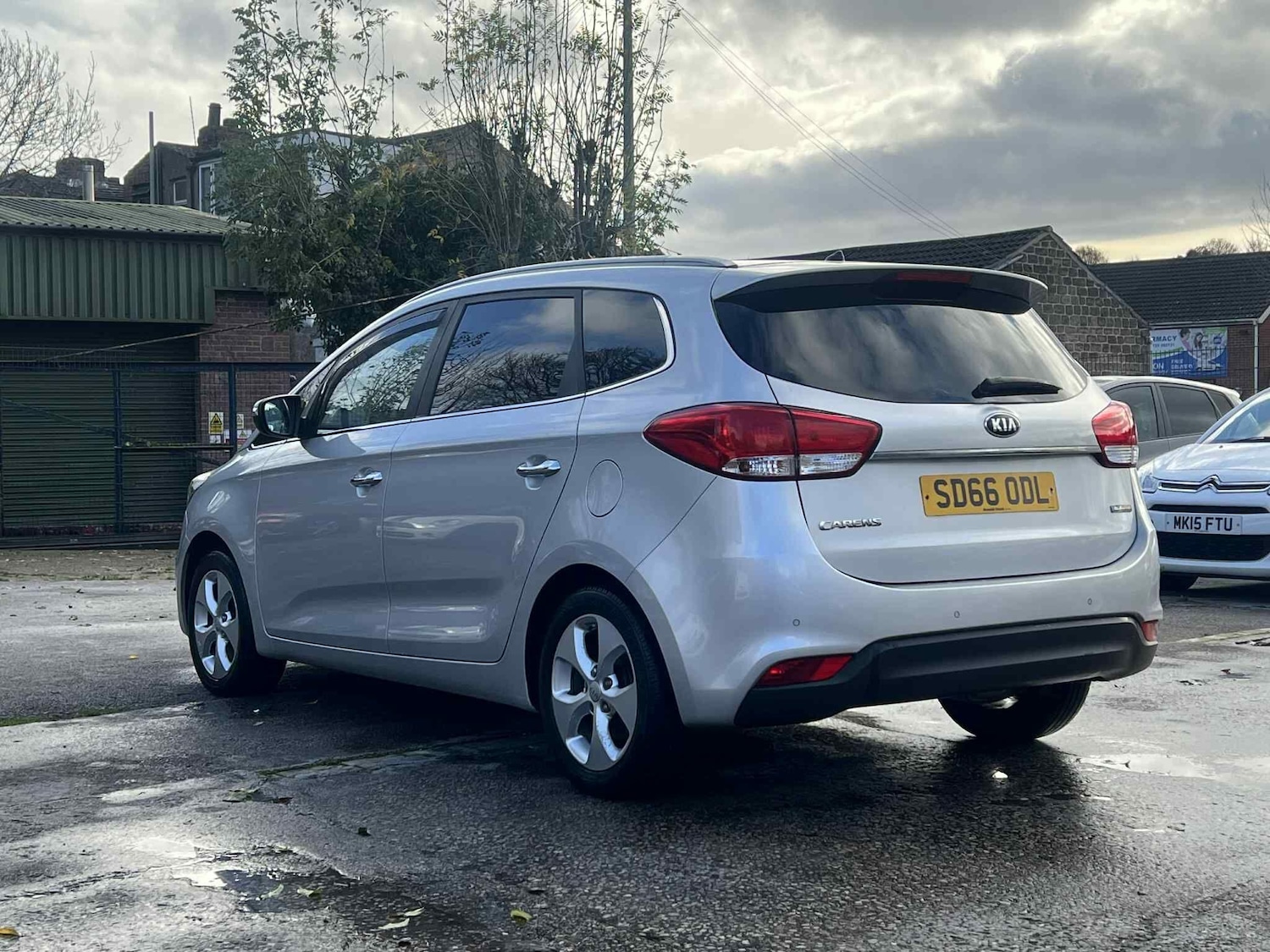 Used Kia Carens 2016 for sale - 76997045: Photo 4