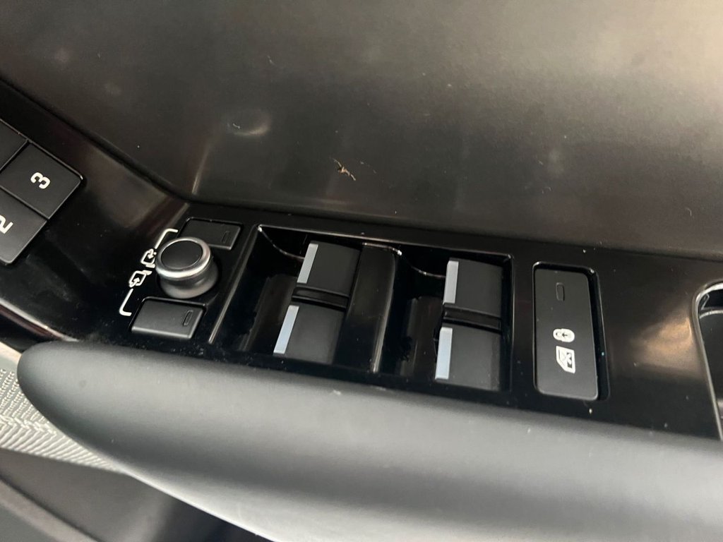 Used Land Rover Range Rover Velar 2017 for sale - 77533891: Photo 29