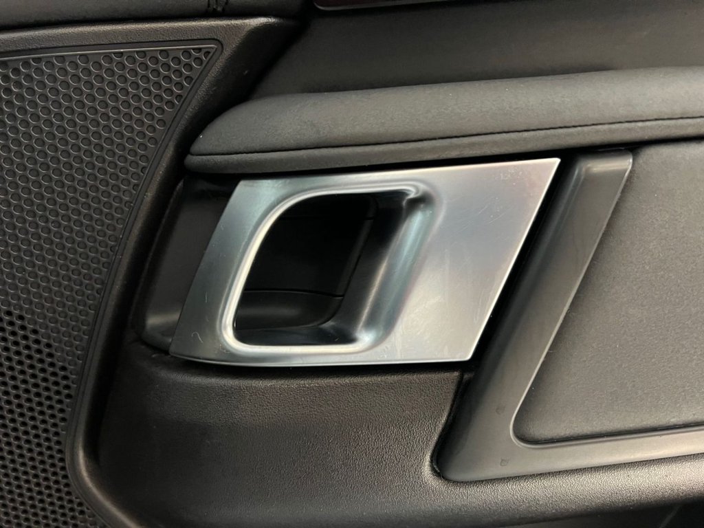 Used Land Rover Discovery 2018 for sale - 76162711: Photo 32
