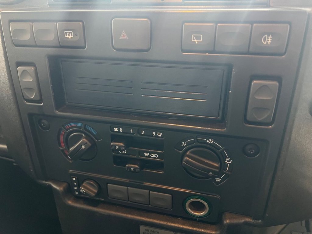 Used Land Rover Defender 2013 for sale - 77703576: Photo 32