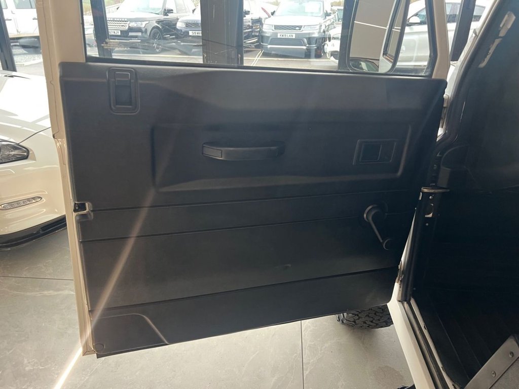 Used Land Rover Defender 2013 for sale - 77703576: Photo 44