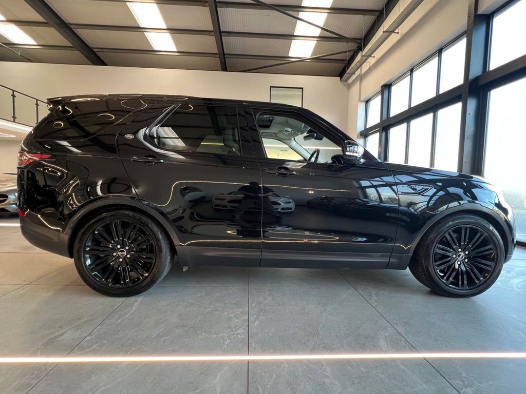 Used Land Rover Discovery 2017 for sale - 76685993: Photo 2