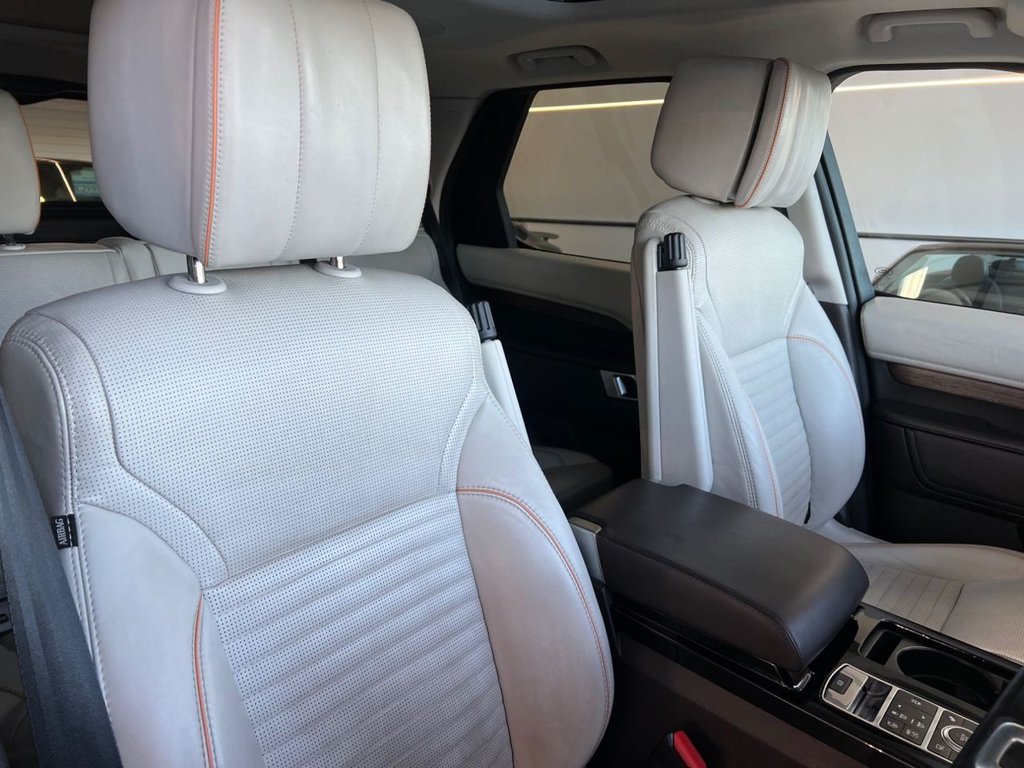 Used Land Rover Discovery 2017 for sale - 76685993: Photo 33