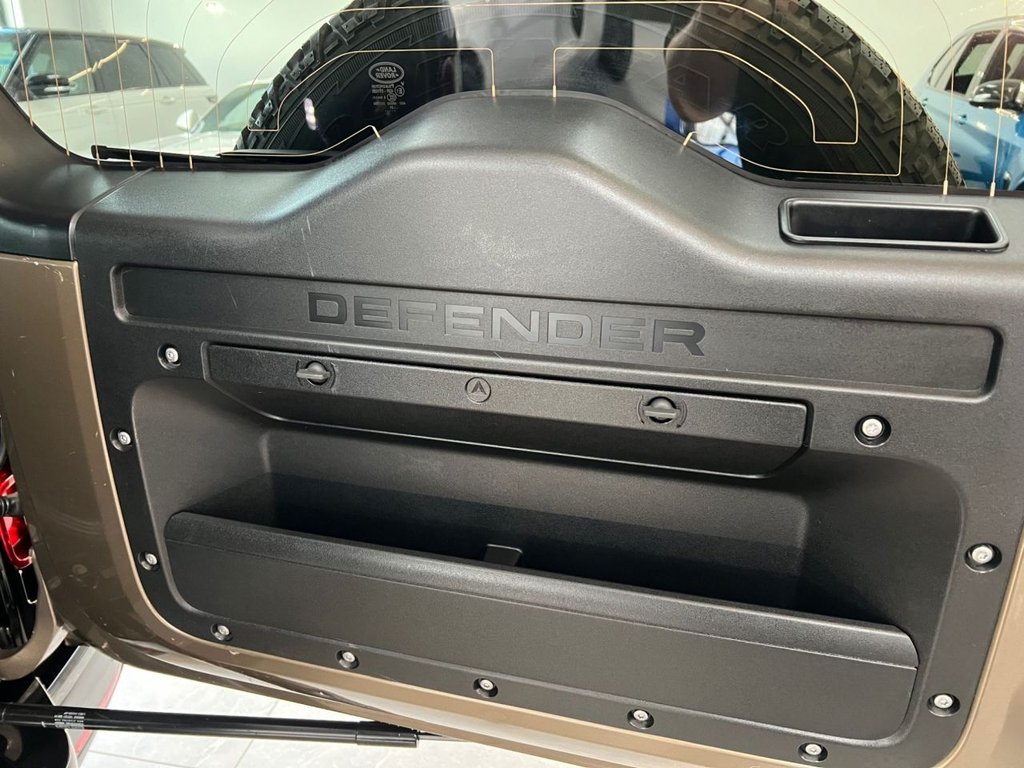 Used Land Rover Defender 2021 for sale - 76941538: Photo 19
