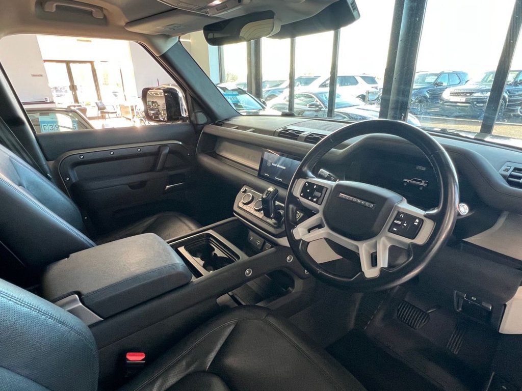 Used Land Rover Defender 2021 for sale - 76941538: Photo 3