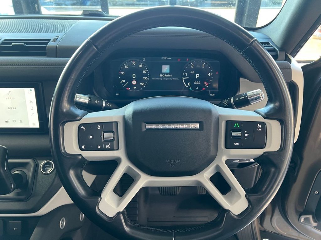Used Land Rover Defender 2021 for sale - 76941538: Photo 4