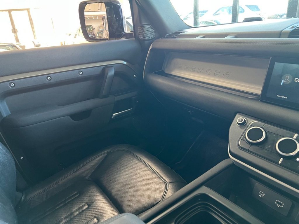 Used Land Rover Defender 2021 for sale - 76941538: Photo 42