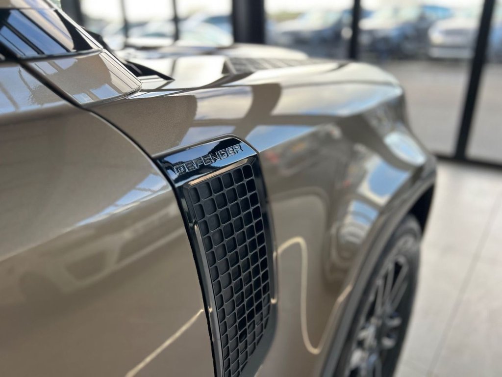 Used Land Rover Defender 2021 for sale - 76941538: Photo 9