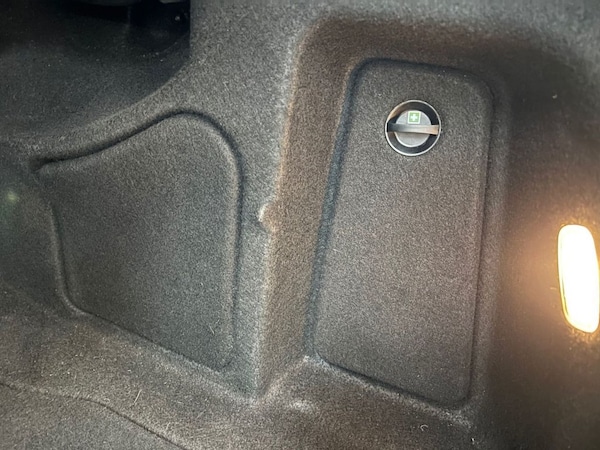 Used Mercedes-Benz E-Class 2015 for sale - 76210125: Photo 28