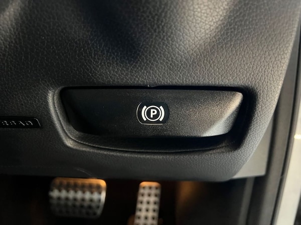 Used Mercedes-Benz E-Class 2015 for sale - 76210125: Photo 41